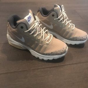 women max air invigor mushroom